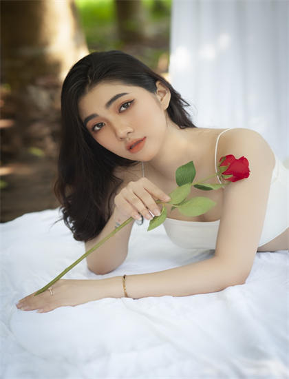 久久精品一卡二卡三卡四卡_女人顺风顺水又招财图片_久久国产视频免费